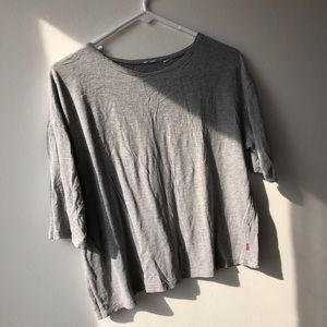 Levi’s outfitters T-shirt cropped